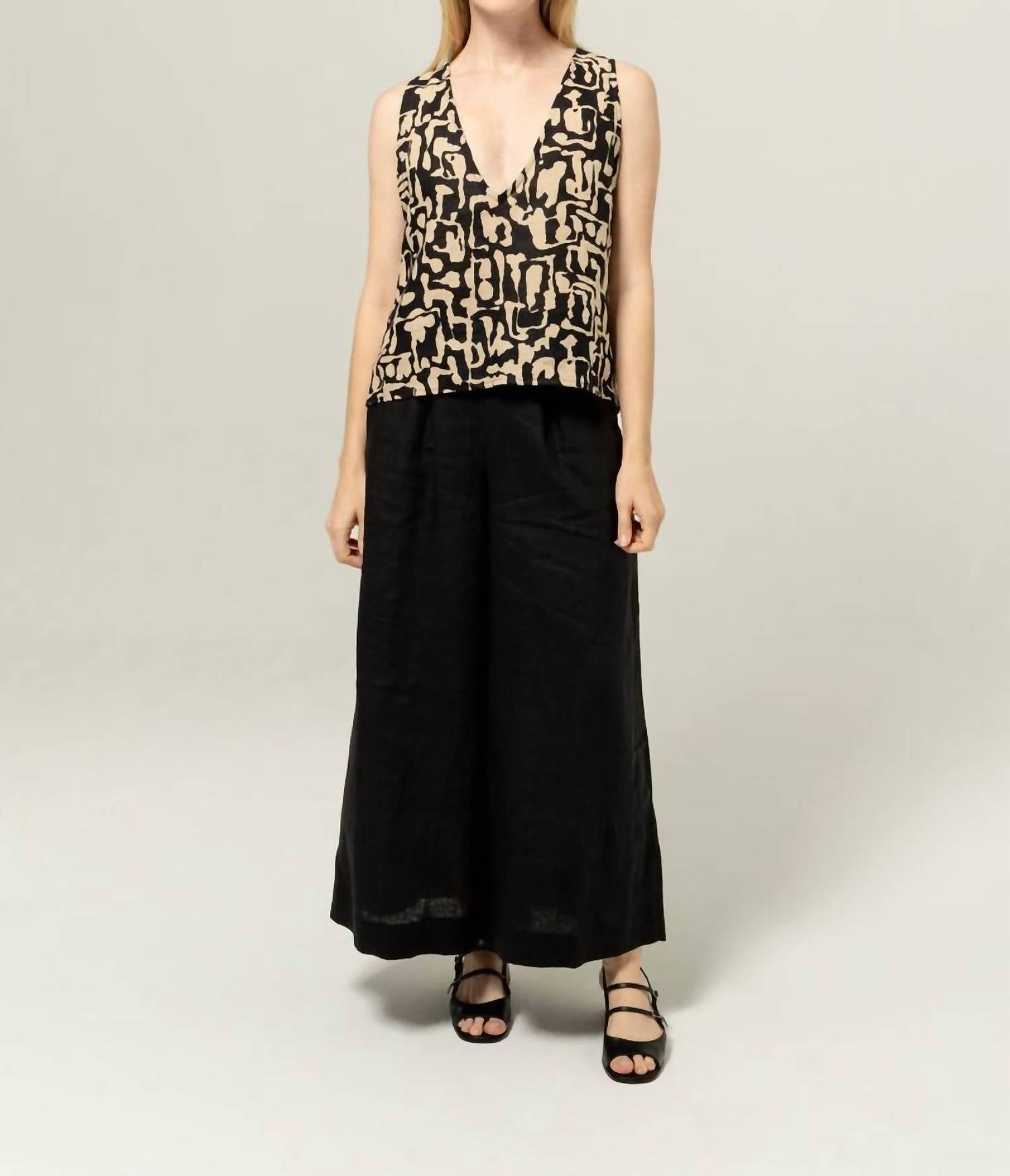 Bel Kazan - Lyra Sleeveless V-neck Top