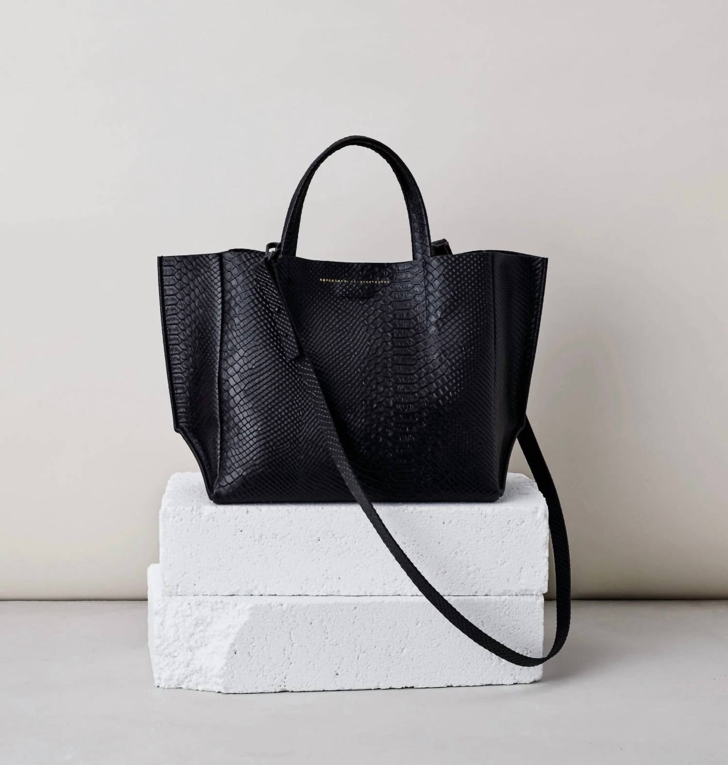 Ampersand As Apostrophe - Women's Half Tote Bag