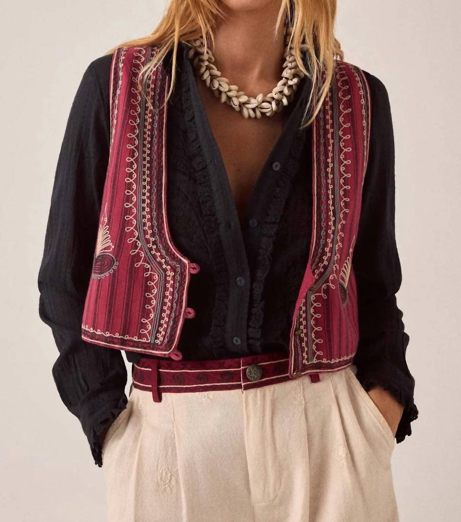 Maison Hotel - Petra Cropped Vest