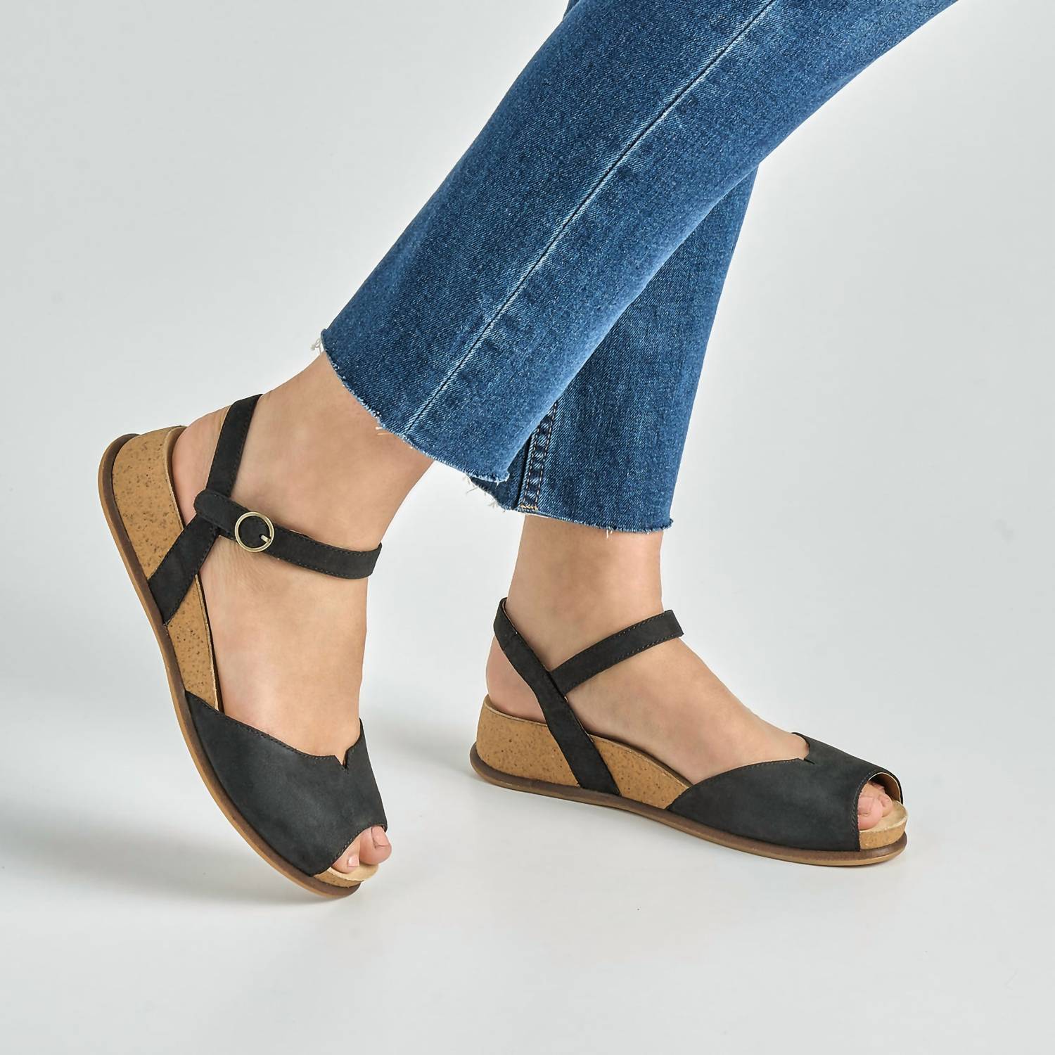Dansko - Women's Cass Milled Nubuck Sandal