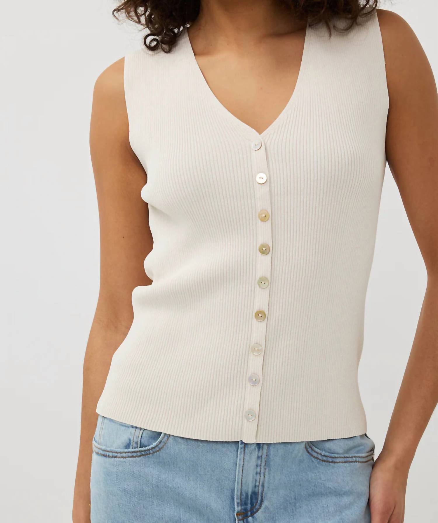 Esqualo - Women's Sleeveless V Neck Top