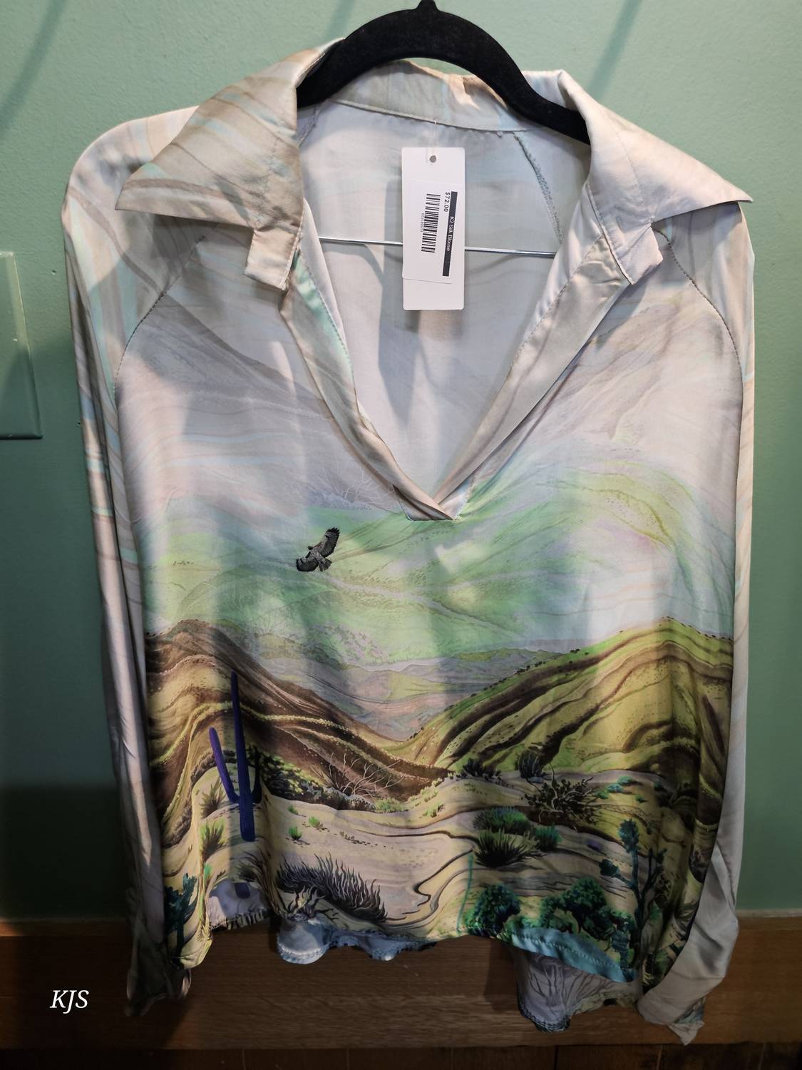 Made In Italy - Women's Silk Collared V-neck Long Sleeve Top With Print