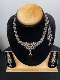 Donna Vinci Women's J130 Necklace And Earrings Jewelry Set in black - women's jewelry