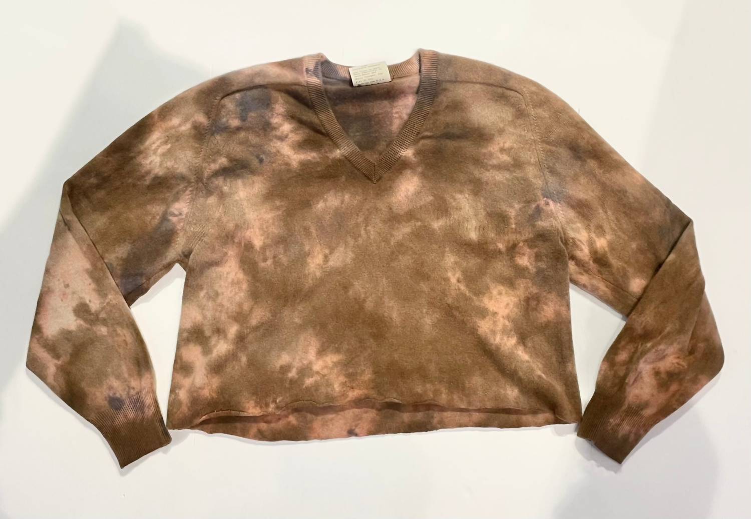 Galadriel Mattei - V-neck Raw Crop