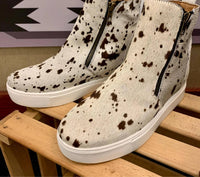 Whispering Warrior Boutique - Women's Hide & Sneak Shoes