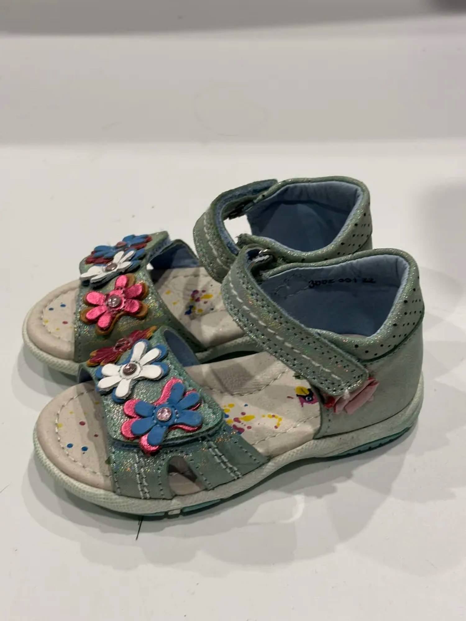 Beeko - Girl's Beeko Claire Sandal