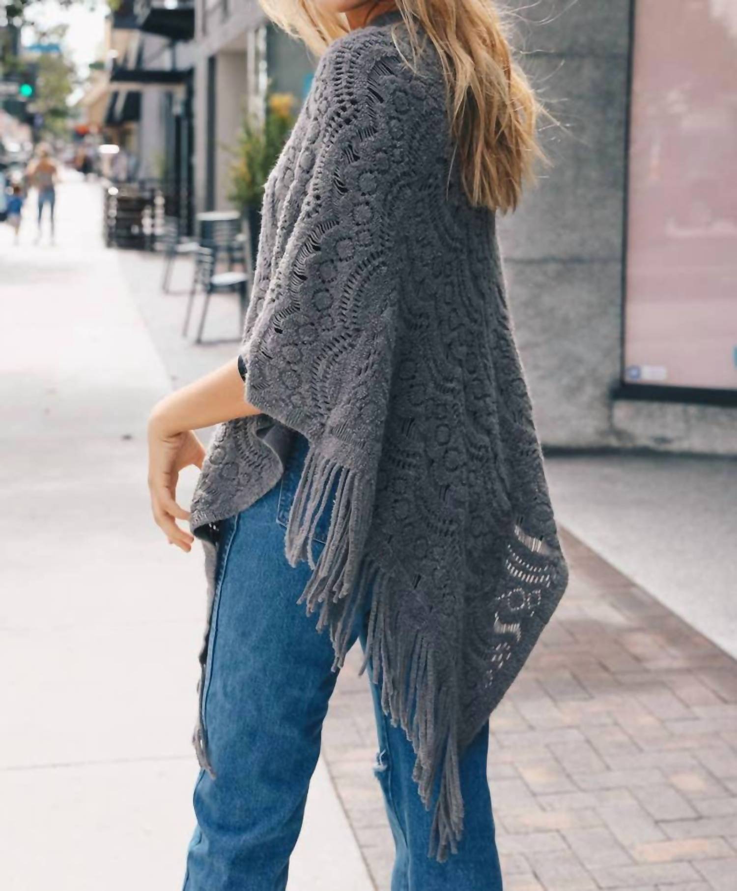 Leto - Cozy Scallop Lace Poncho