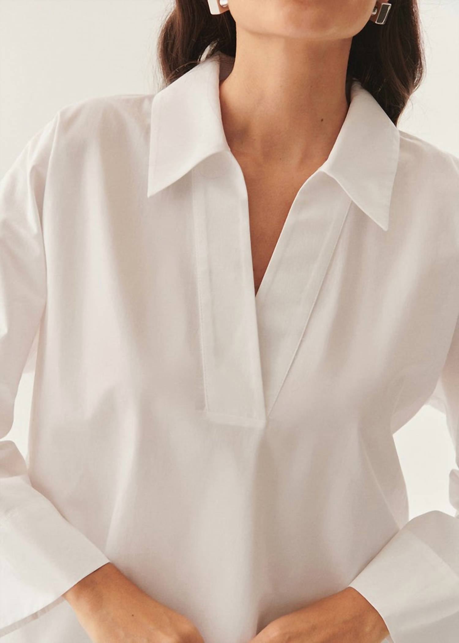 Exquise - Lucia Collared Poplin V-neck Blouse