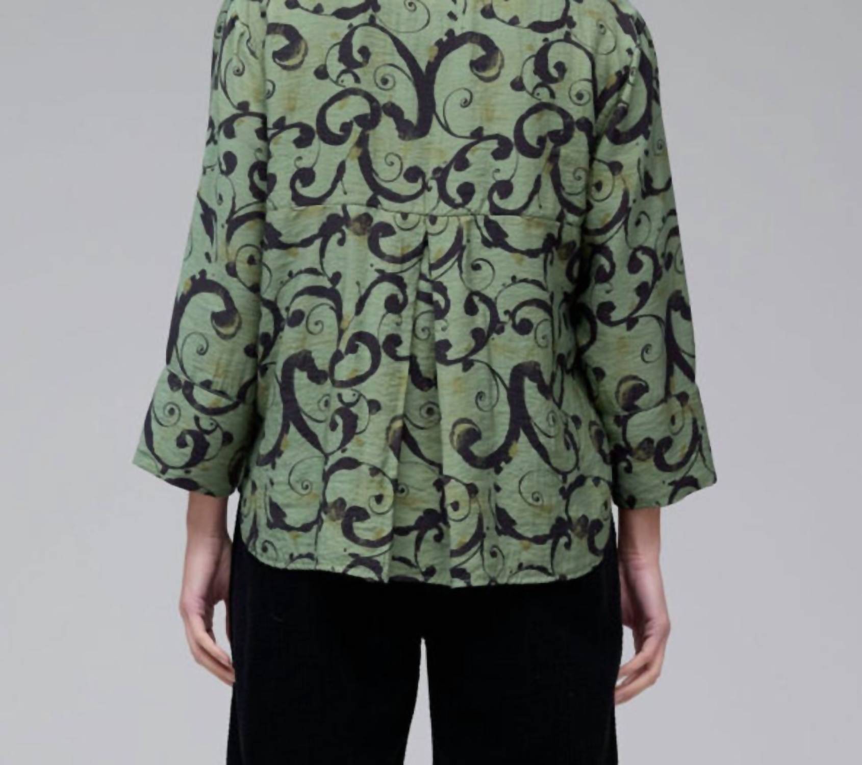 Cut Loose - Swirl Crop Easy Shirt Top