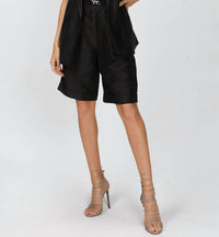SLEEVELESS BLACK JACKET WITH CHAIN