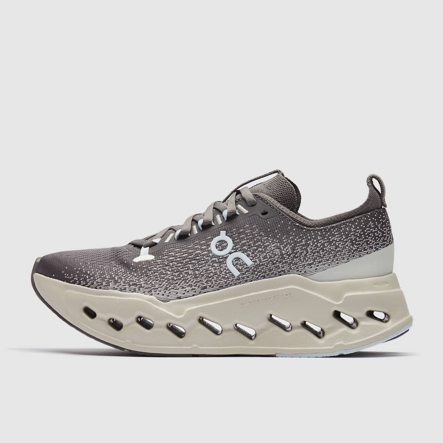 On - Women's Cloudsurfer Max Running Shoe