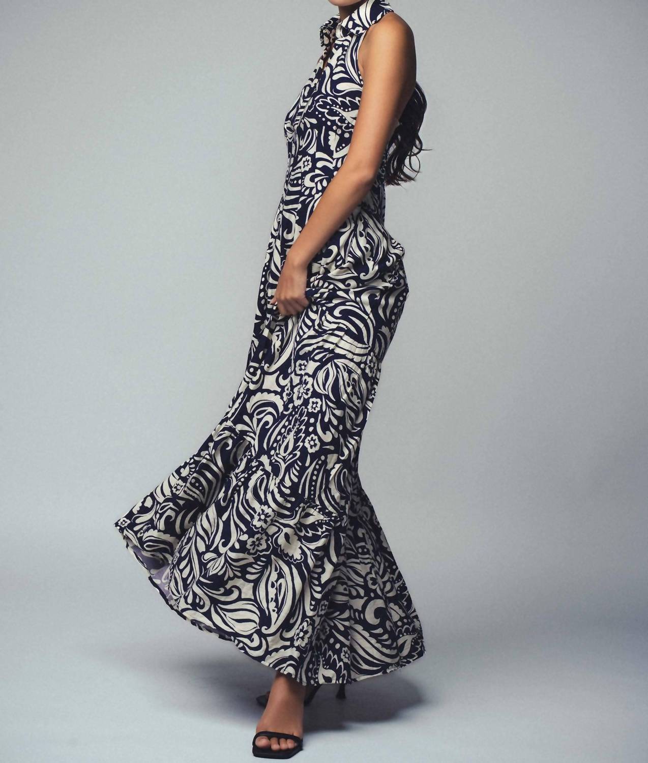 Urban Daizy - Halter Tiered Maxi Dress