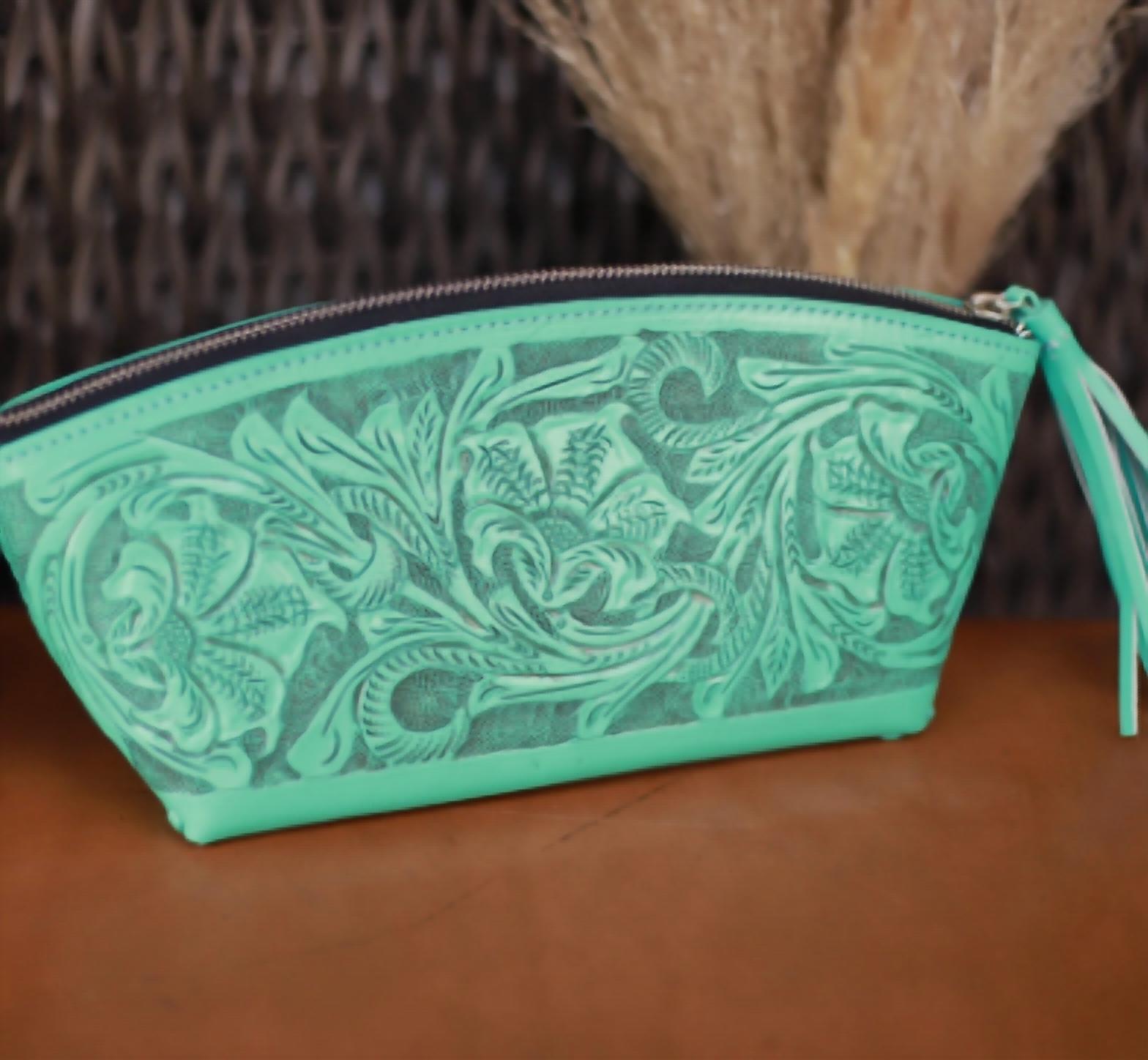 Que Chula - Women's Cosmetica Chica Cosmetic Bag