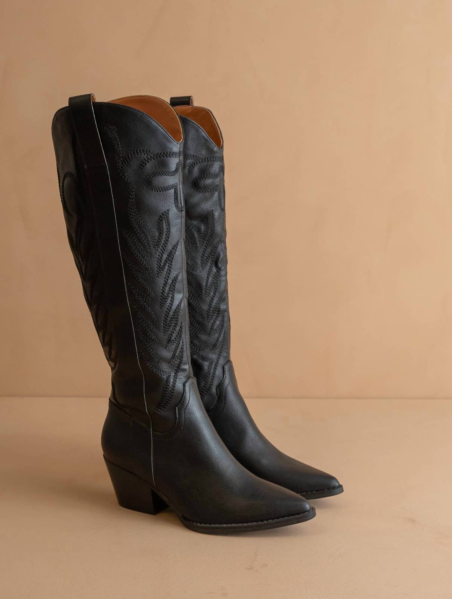 Oasis Society - Women's The Samara Embroidered Western Boot