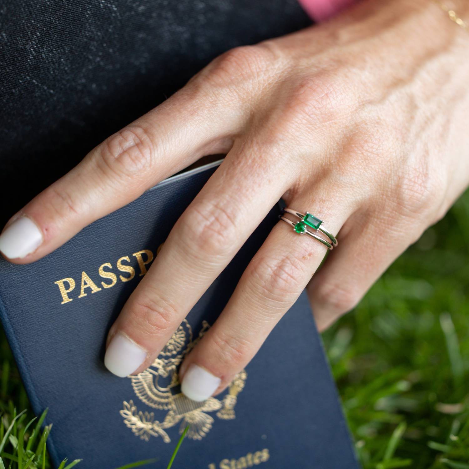 Starlette - Women's Emerald Round Stackable Ring