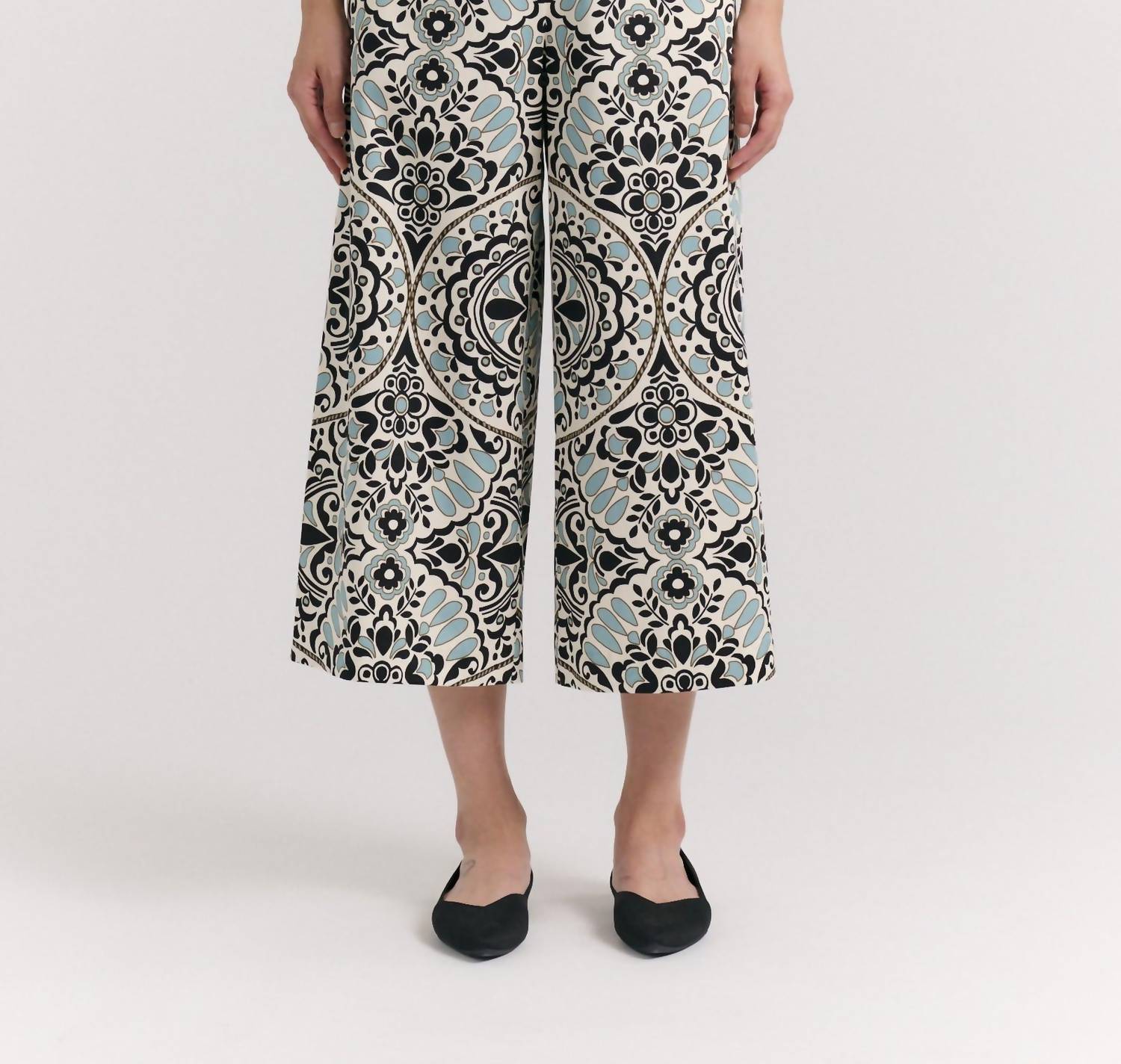 Cartolina Nantucket Salida Culotte Pants in flor medallion tidal pool - women's pants