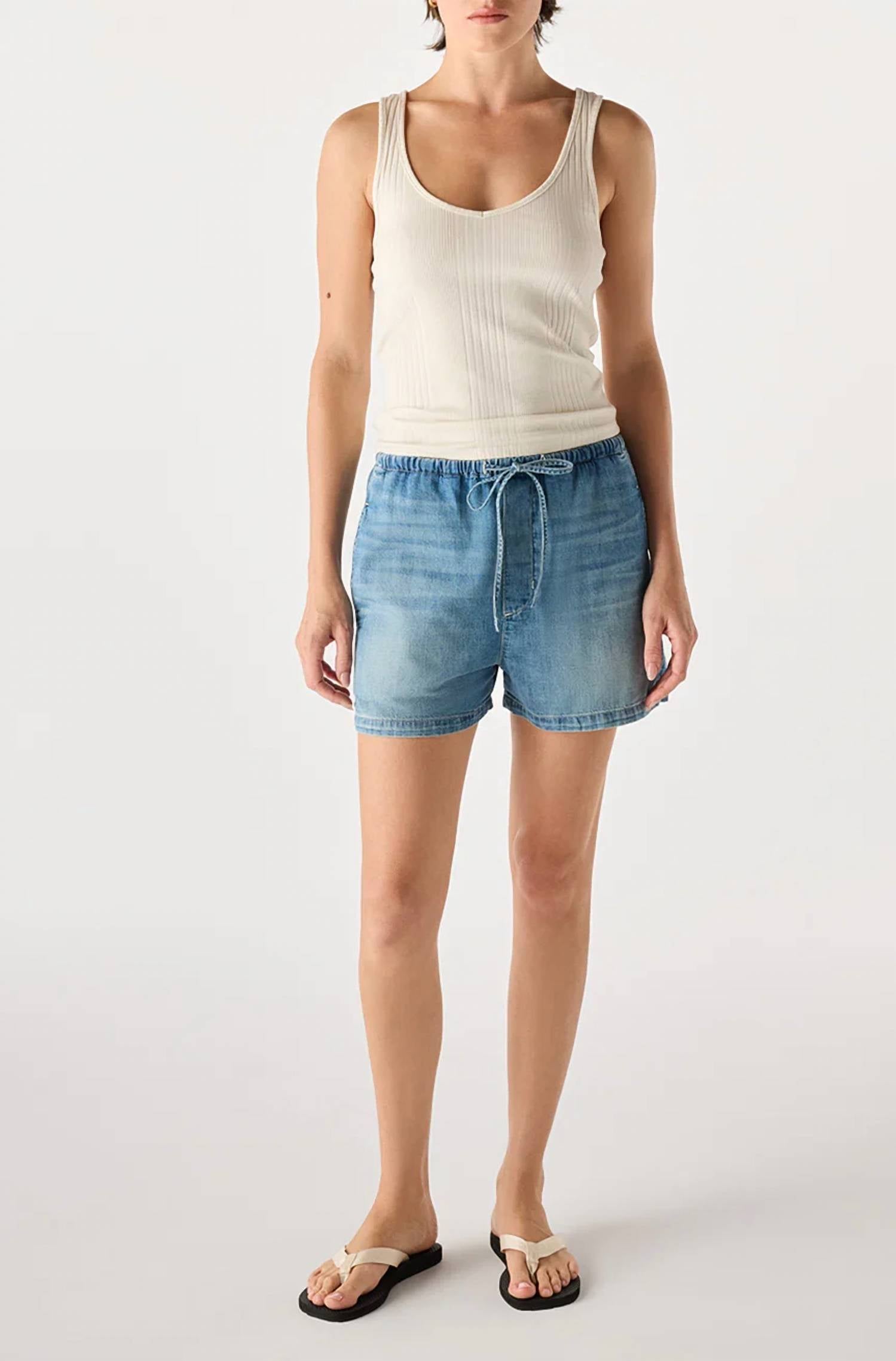 Amo - Simone Short