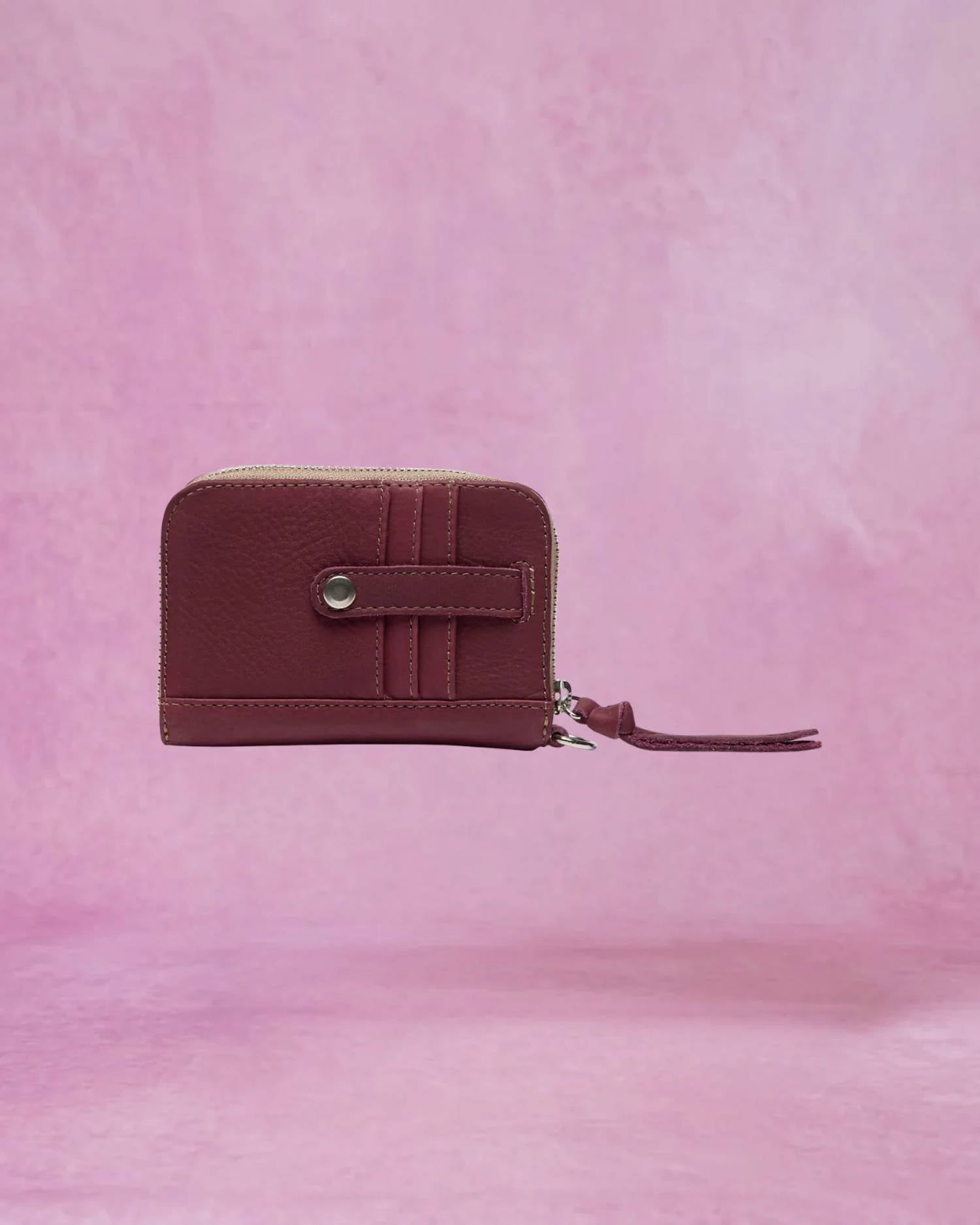 Consuela - Women's Zippy Wallet