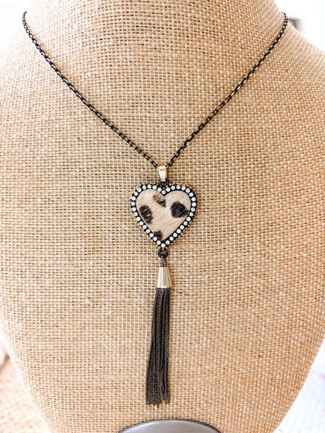 White Label - Women's Leopard Heart Long Necklace