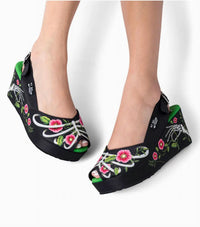 Hot Chocolate Design - Women's Chocolaticas Necroflora Sandal