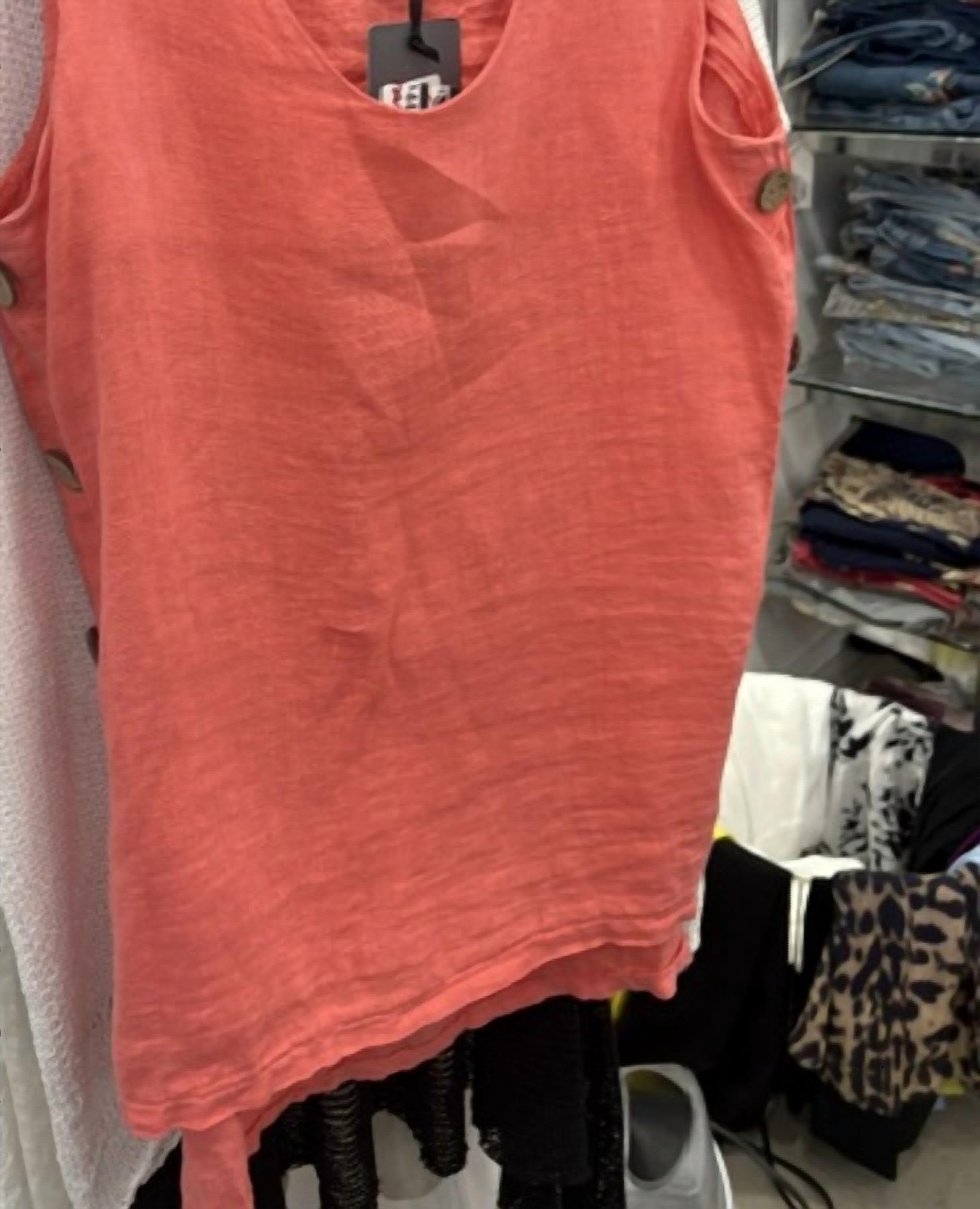 Bella Amore - Women's Buttons Down Side Top