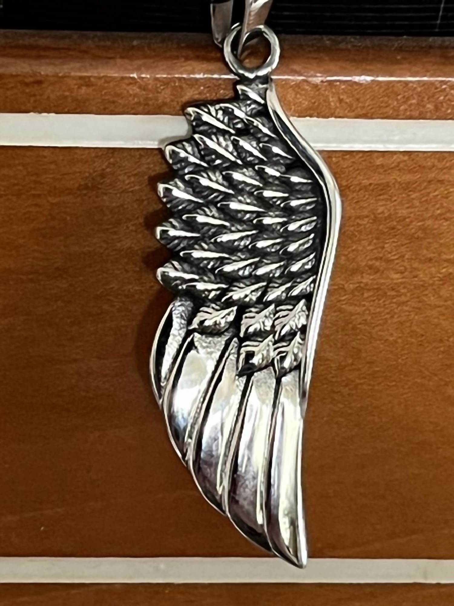 Faire - ANGEL WING STAINLESS PENDANT UNISEX