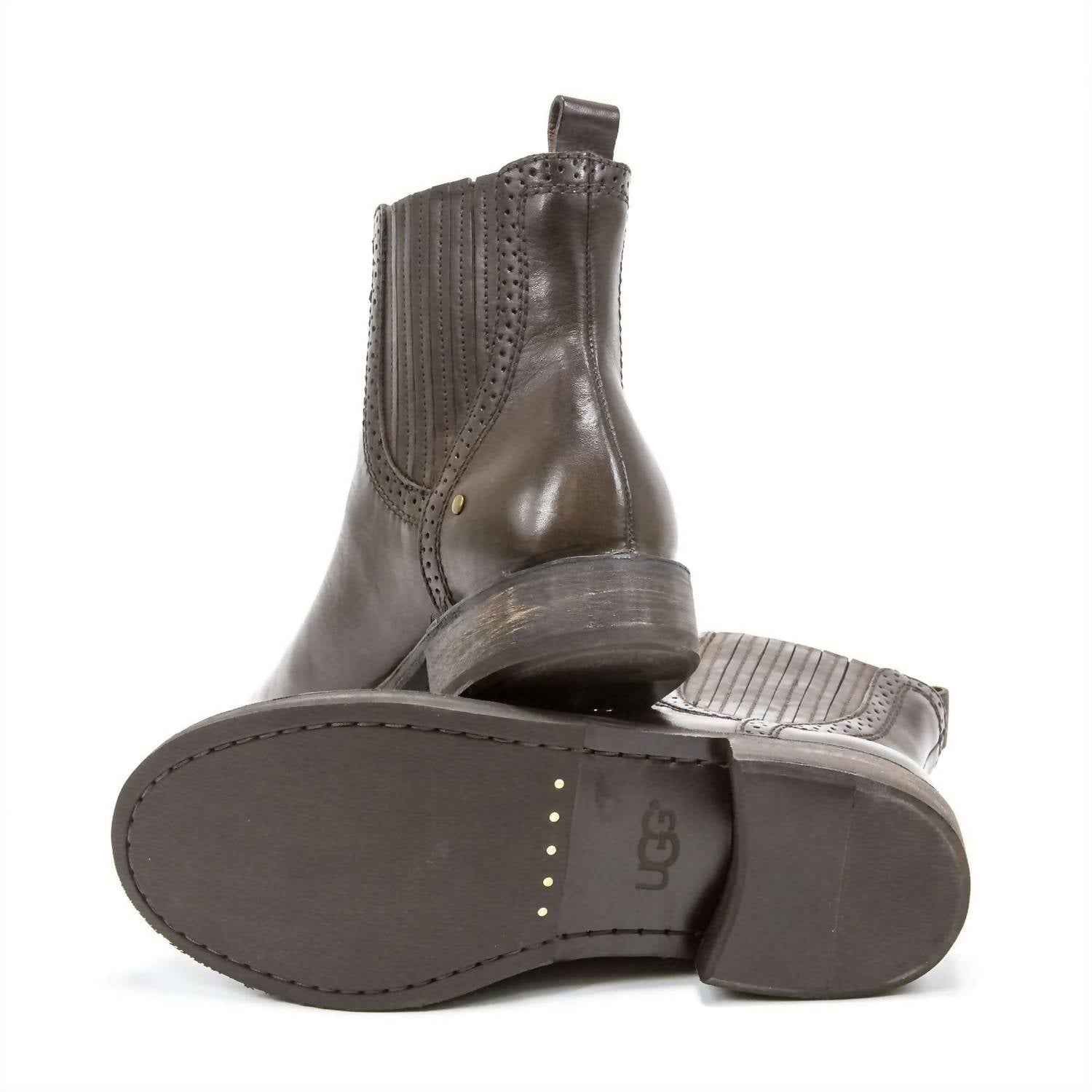 Ugg - Women's Caraby Leather Chelsea Boots