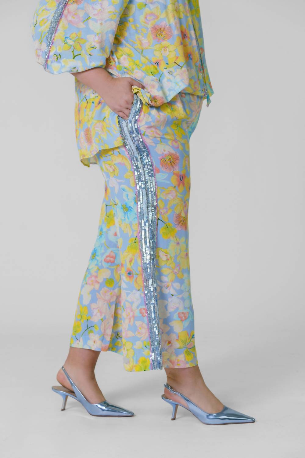 La Fuori - Orchid Bloom Embellished Pants - Plus Size
