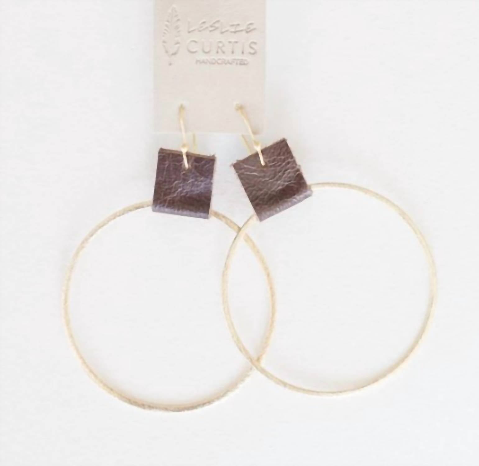 Leslie Curtis - Women's Round Earrings