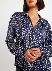 Bella Dahl - Long Sleeve Shirred Shoulder Button Down