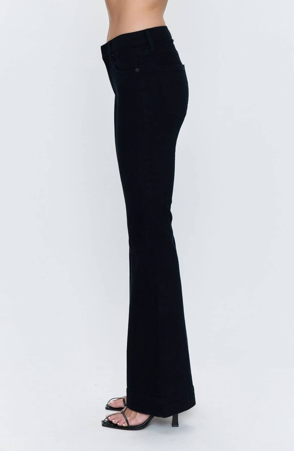PISTOLA Kinsley Flare Jeans in noir - women's jeans - detail view