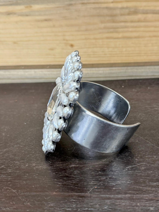 A Rare Bird - Women's Flower Bracelet