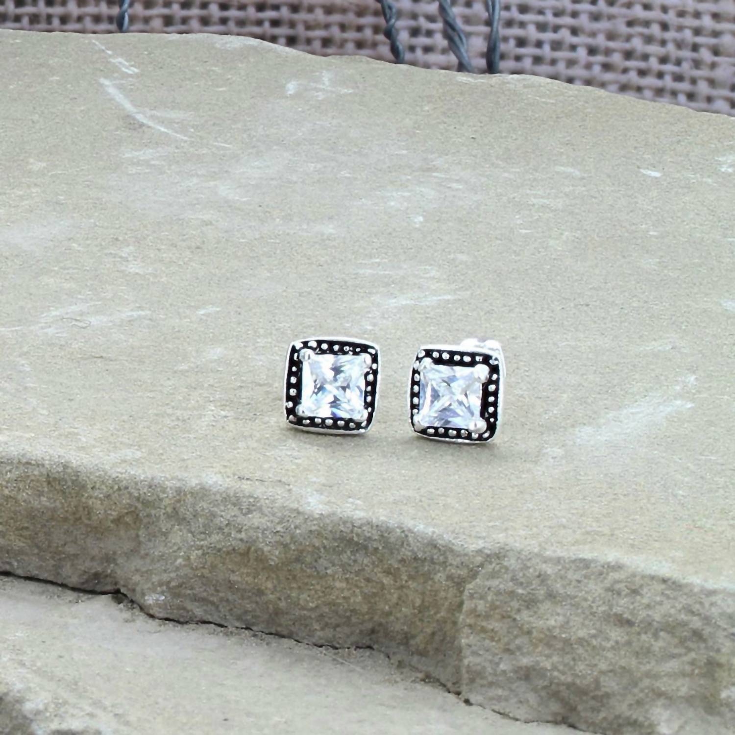 Montana Silversmiths - Women's Star Lights Small Western Princess Earrings