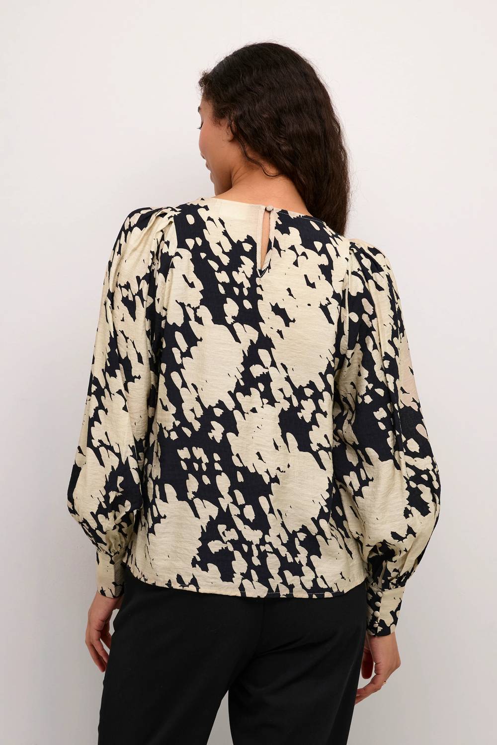 Kaffe - Kalouise Long Sleeve Round Neck Blouse
