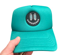 2Flyco - Glam Grin Ponytail Mesh Trucker Hat