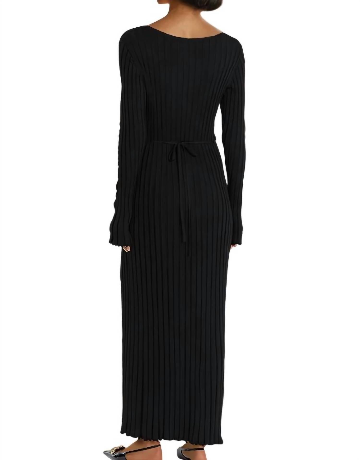 Sweetkama - Eslen Long-Sleeve Wide Rib Knit Maxi Dress