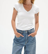 Lna - Fitted Ribbed V-neck Top