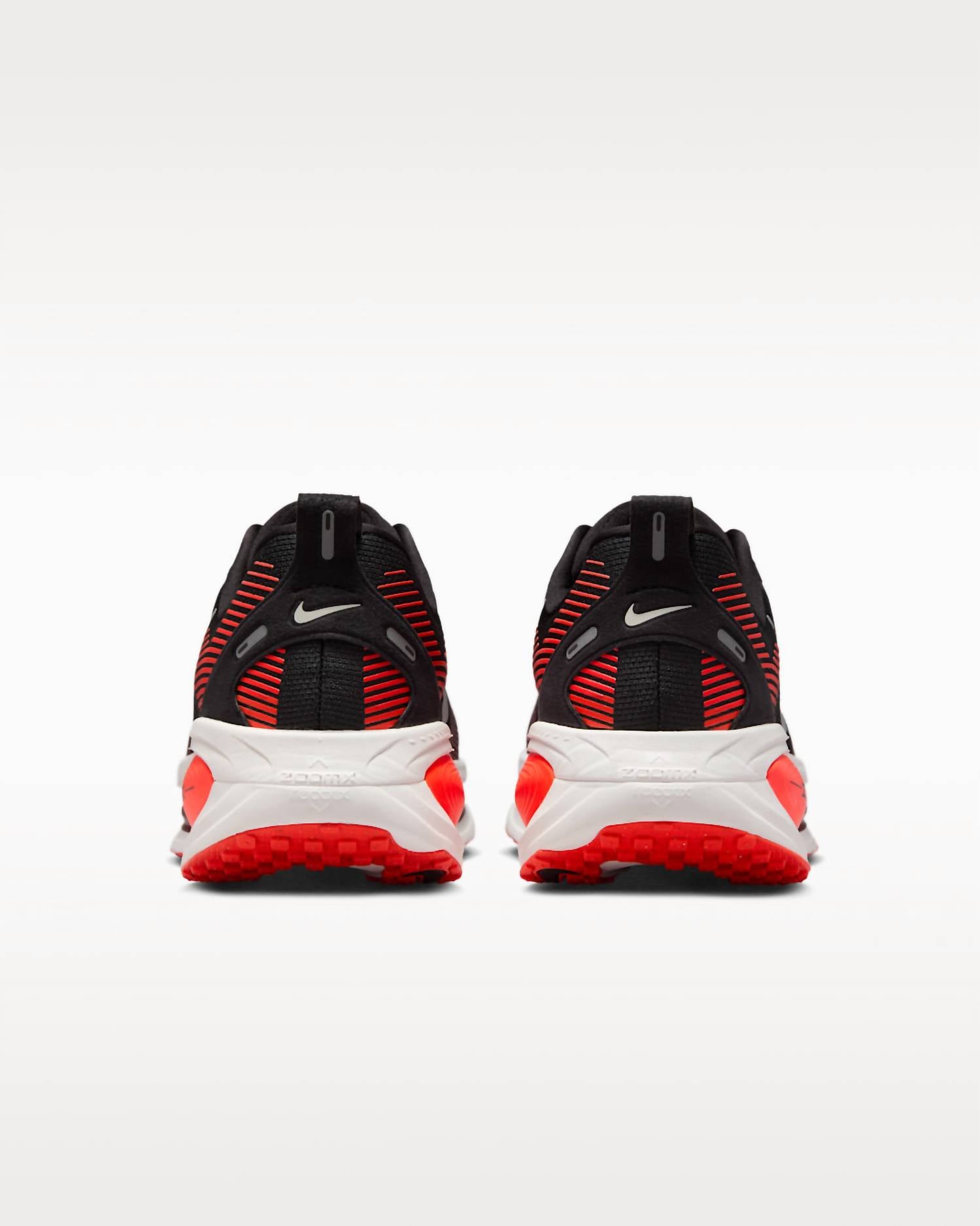 Nike - Men's Vomero 18 Road Running Shoes