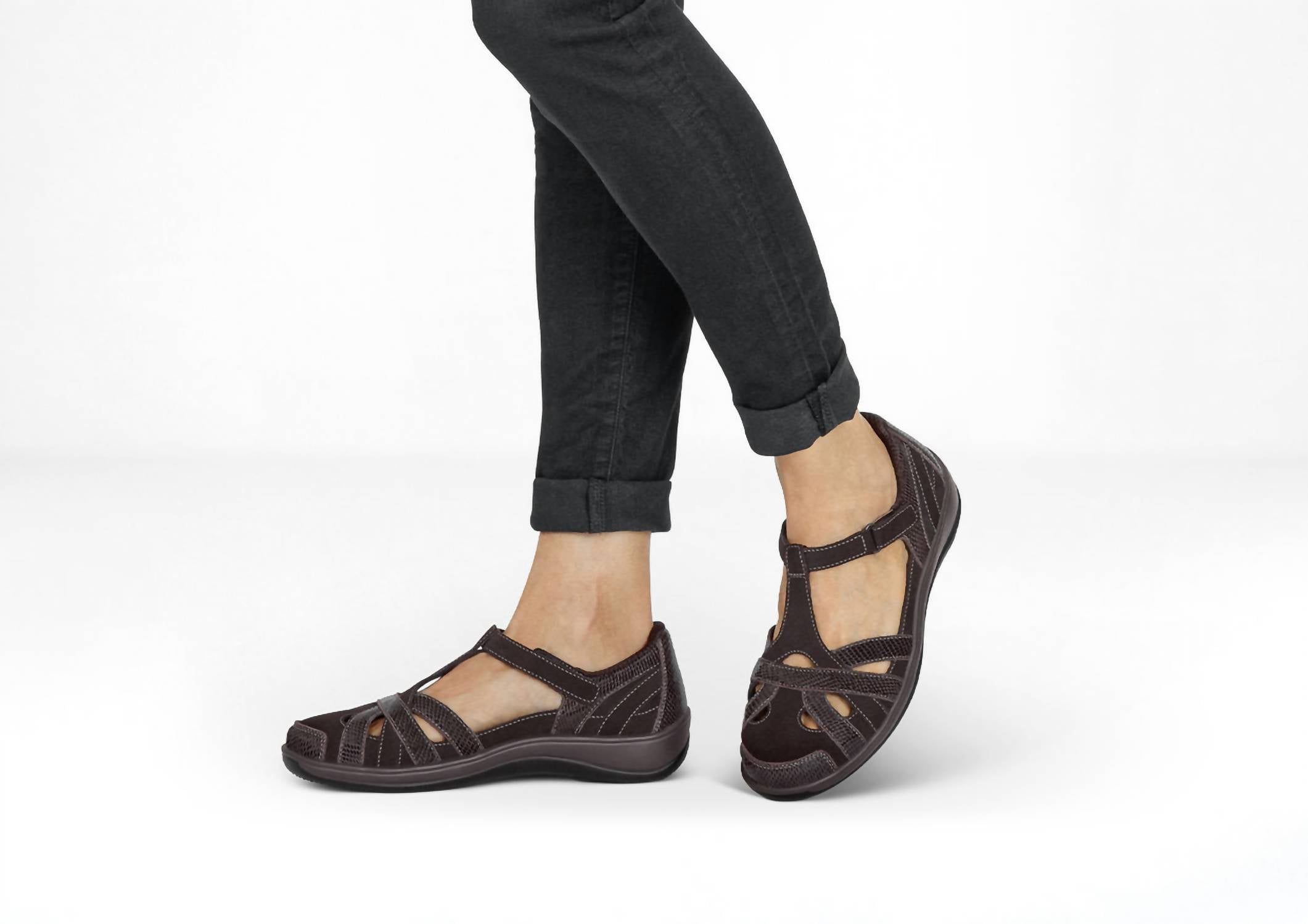 Orthofeet Women's Juno Orthopedic Shoes in chocolate - women's sandal - detail view