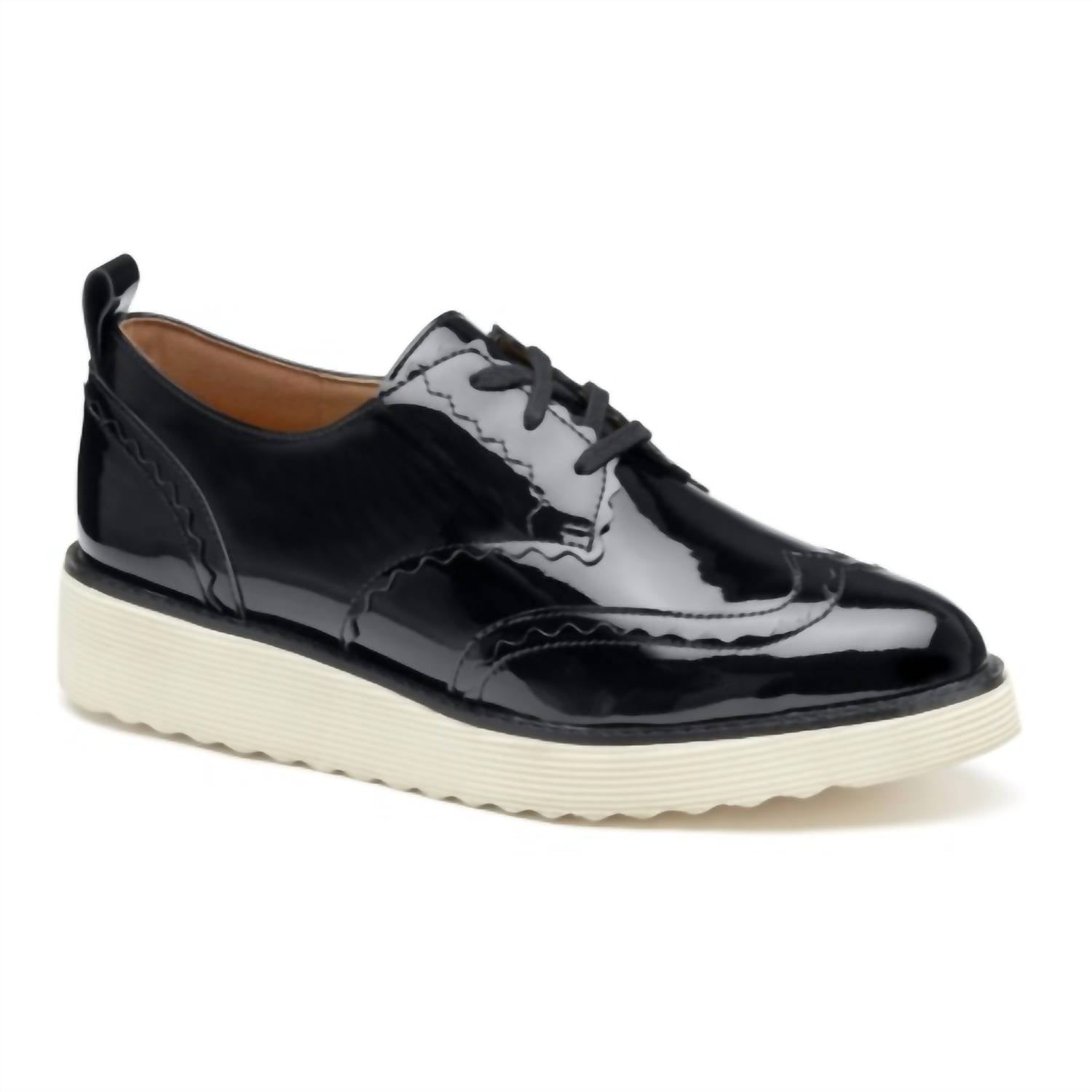 Johnston & Murphy - Women's Mitzi Scalloped Wingtip Shoes