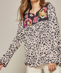 Andree By Unit - Embroidered Bell Sleeve Top