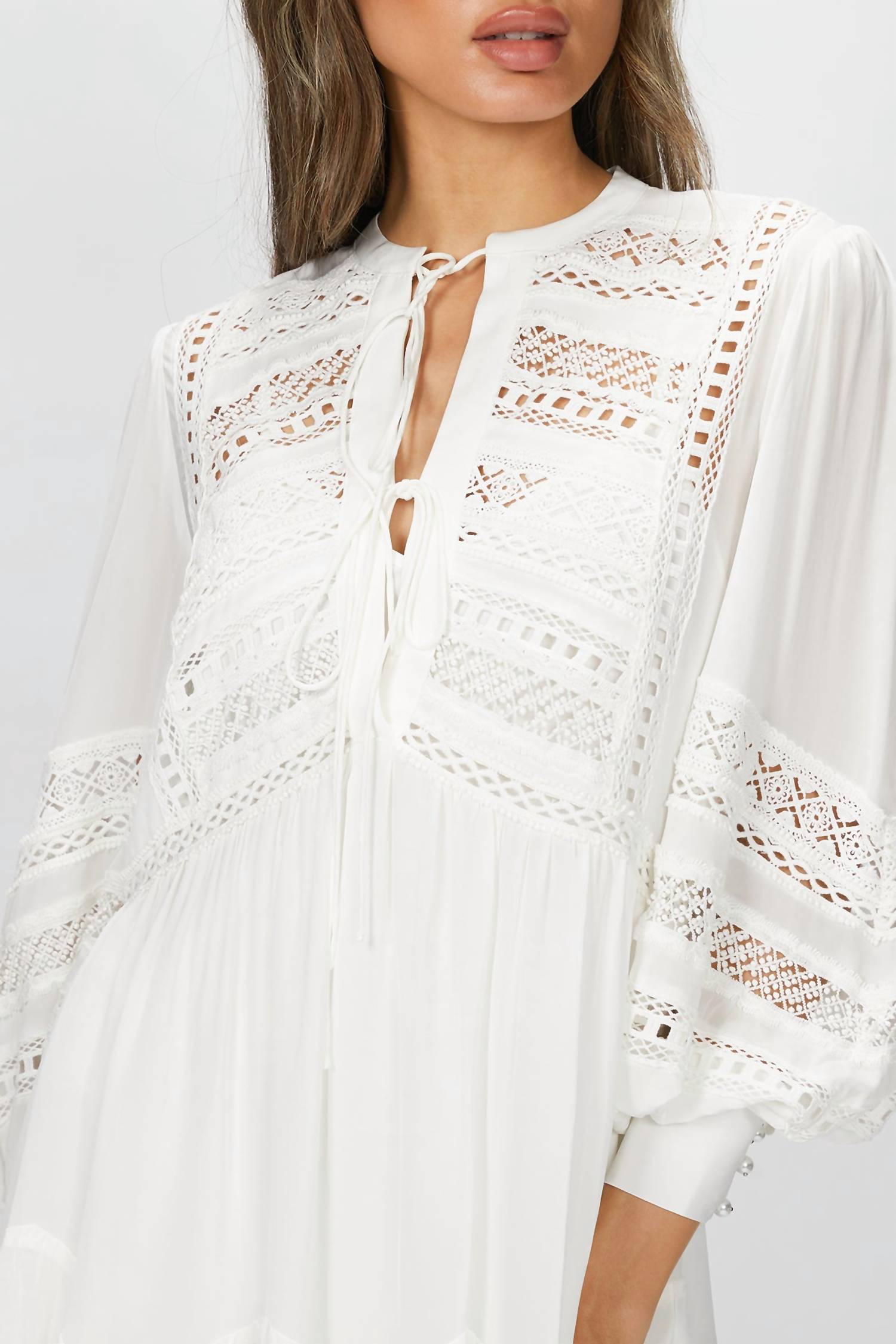 DRESS WITH LACE DETAILING