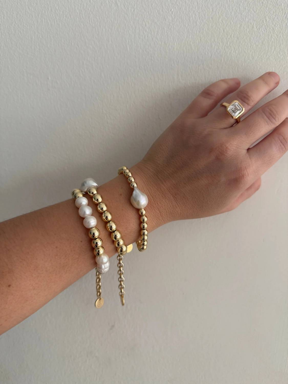 Eklexic - Women's Petra Pearl And Bead Bracelet