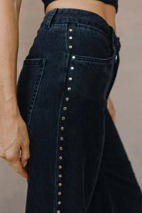 Bella Dahl Anya Studded Vintage Jean in moon shadow wash 1 - women's jeans - detail view
