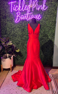 Sherri Hill - Deep V-neckline Prom Dress