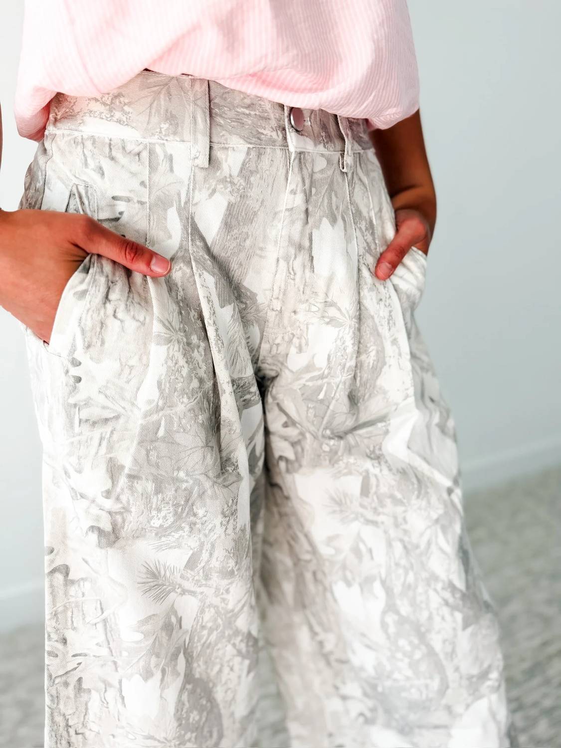 Davi & Dani - Woodland Print Pleated Crop Jeans