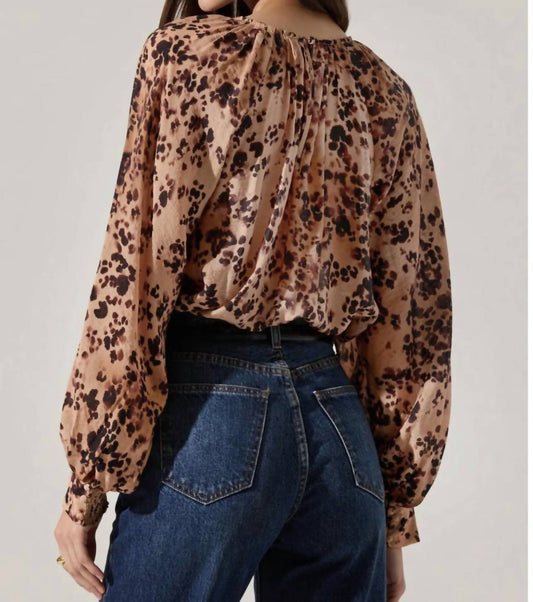 Astr - Reyen Leopard Ballon Sleeve Blouse