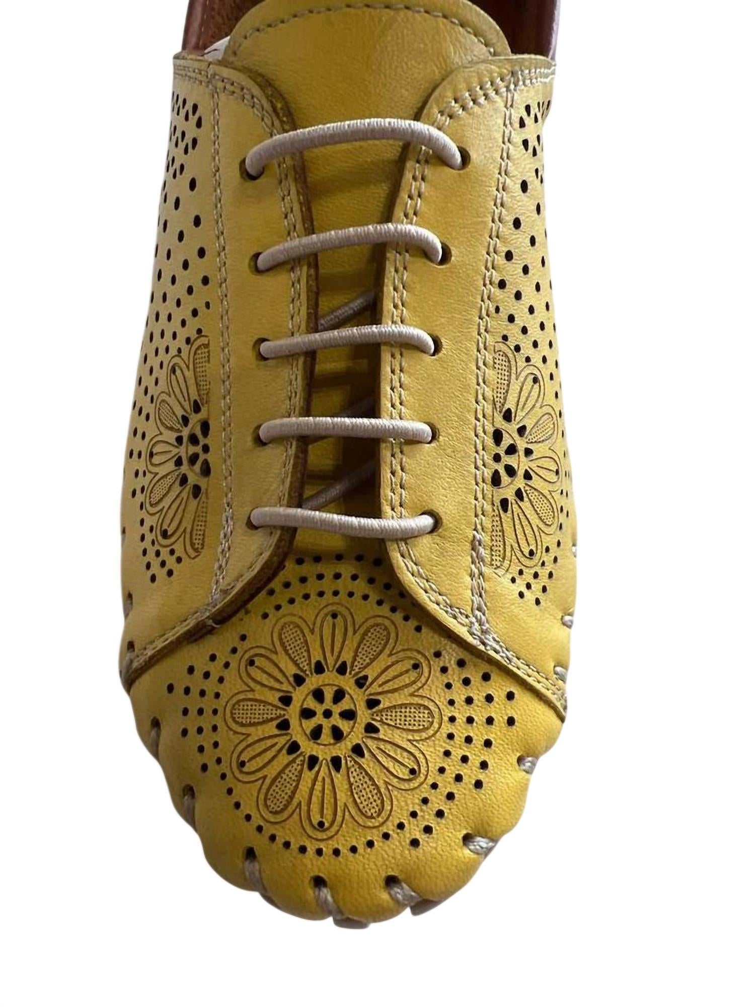 Gelato Women's Theory Lace-up Shoes in yellow - women's flats - detail view