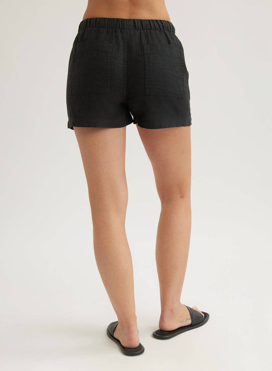Bella Dahl - Women's Frayed Hem Pocket Shorts