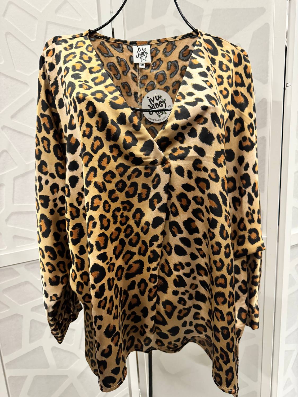 Ivy Jane - Women's Cheetah Print Pullover Top